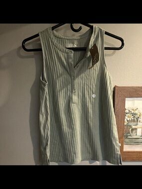 Eddie Bauer Ribbed Sage Green Henley Tank Top